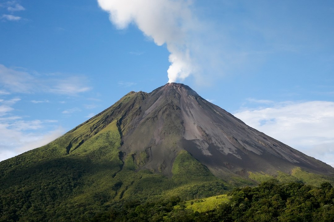 cuba-costa-rica-discovery_4_arenal-volcano.jpg