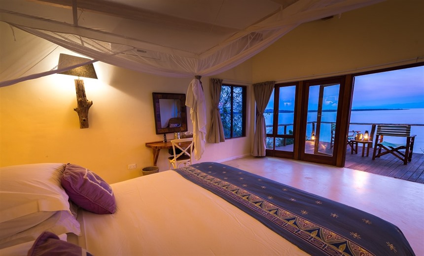Beautiful rooms with views over Lake Malawi at Pumulani