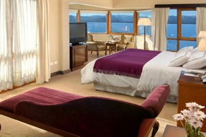 Cacique Inacayal Lake & Spa Hotel, junior suite