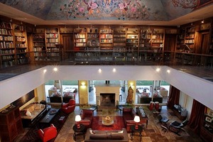 Library at Casa Antucura