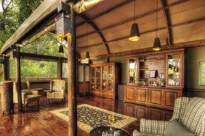 Shinde Camp Lounge