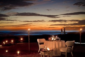 Cala Luna Romantic Dining at night