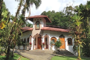 Restaurant at Casa Corcovado Jungle Lodge