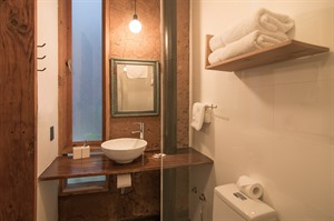 bathroom at Fauna Hotel