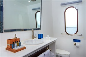 Bathroom aboard Natural Paradise