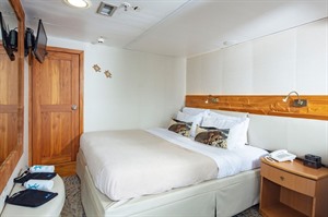 Room example in the M/Y Coral I & Coral II