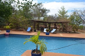 Swimming pool with sun loungers, Ankarana Lodge