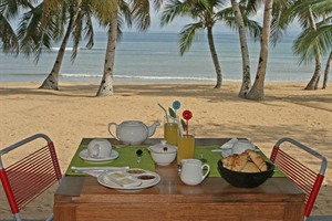 Breakfast at the beach Eden Lodge