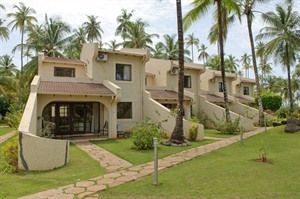 Omali Lodge rooms exterior