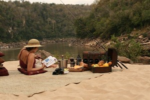 Serena Mivumo River Lodge relaxing