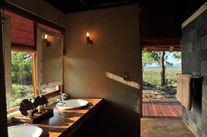Bathroom at Buffalo Ridge Safari Lodge