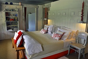 Cleopatra Mountain Farmhouse Bedroom
