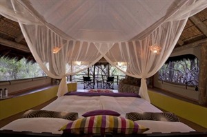 Bed at Jaci's Safari Lodge