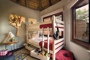 Lelapa Lodge Bunk bed room