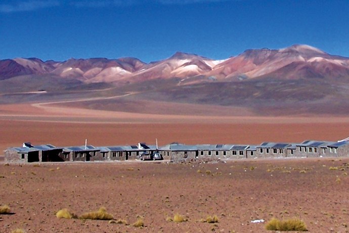 Tayka Del Desierto Salar De Uyuni Rainbow Tours