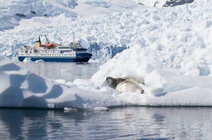 Classic Antarctica by Air-Cruise 8