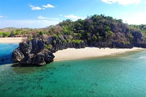 Beach, tropical deciduous forest and limestone formations, Anjajavy