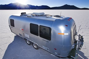 Uyuni Salt Flats by Luxury Airstream Camper 4